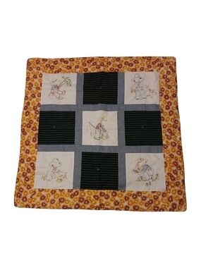 Sunflower Border Patchwork Quilt in Yellow and Cream